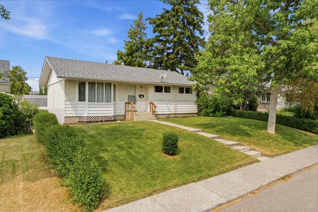 Third View of 120 Glenpatrick Drive SW, Glenbrook, Calgary, Alberta, T3E 4L6