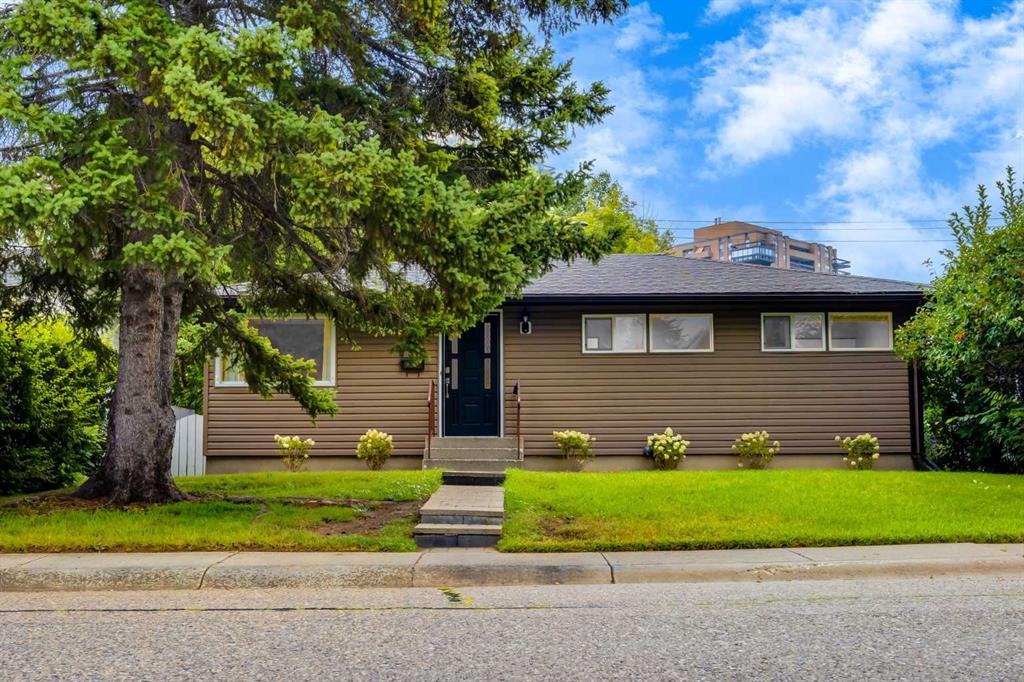 30 Hutton Place SW, A2336909, Alberta,