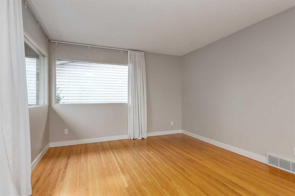 Fifth View of 30 Hutton Place SW, Haysboro, Calgary, Alberta, T2V 3B6