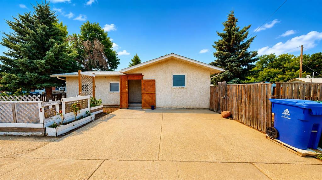 1239 41 Avenue N, A2336986, Alberta,