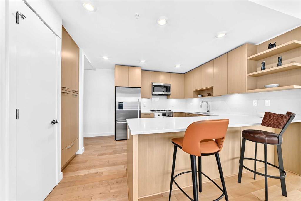 Fifth View of 323, 88 9 Street NE, Bridgeland/Riverside, Calgary, Alberta, T2E 4E1