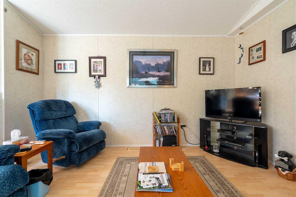 Fifth View of 121 Lindgren Street , Ferintosh, Ferintosh, Alberta, T0B 1M0