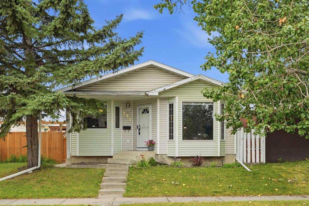 251 Erin Woods Drive SE, A2337046, Alberta,