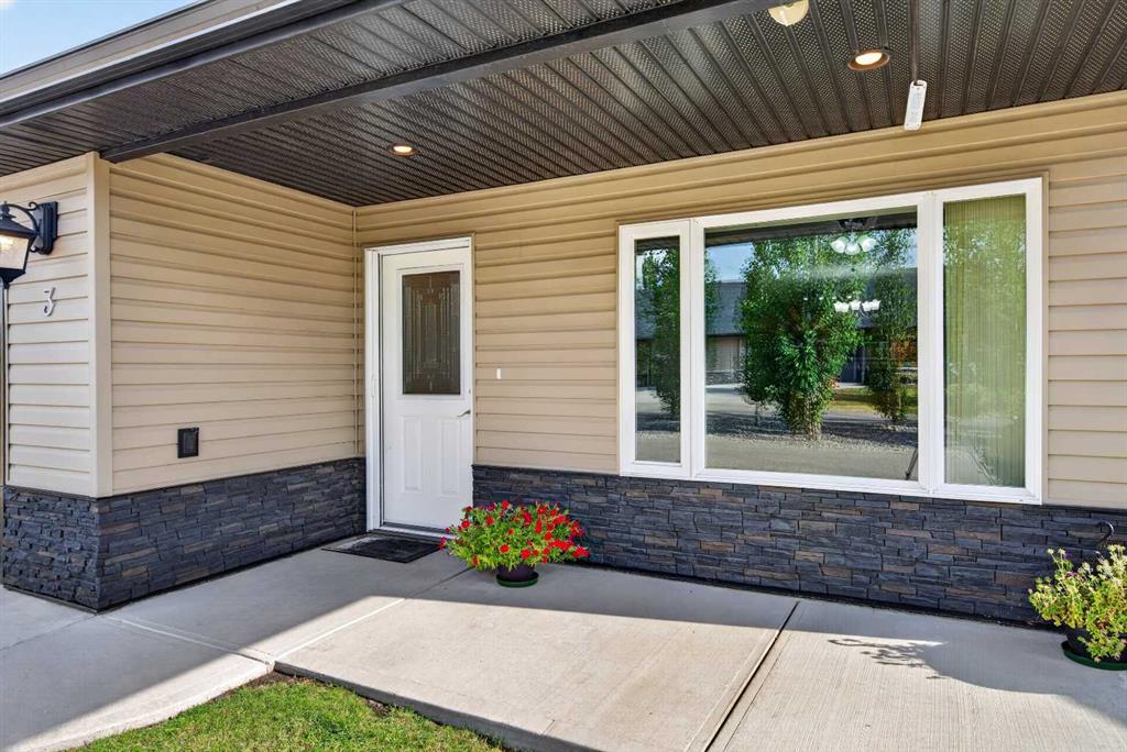 Fifth View of 3, 310 6 Avenue NE, NONE, Three Hills, Alberta, T0M 2A0
