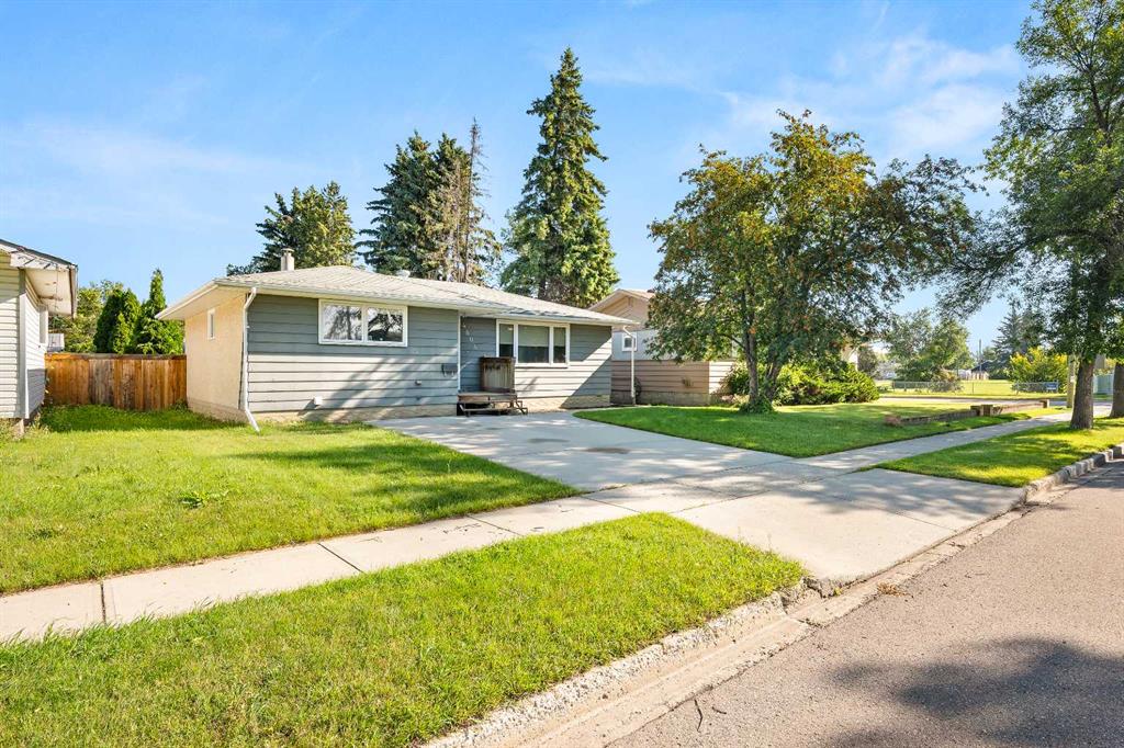Third View of 4804 38 Street , Larsen Grove, Lloydminster, Saskatchewan, S9V 0B3