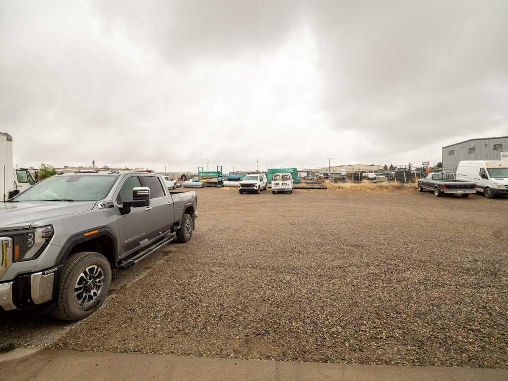 Fourth View of 2, 3710 18 Avenue N, Churchill Industrial Park, Lethbridge, Alberta, T1H 5S7