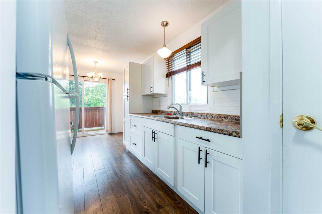 Third View of 2906 Doverville Crescent SE, Dover, Calgary, Alberta, T2B 1T0