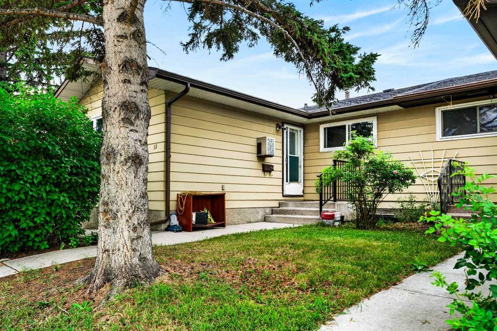 Third View of 53 Queen Isabella Close SE, Queensland, Calgary, Alberta, T2J 3R2