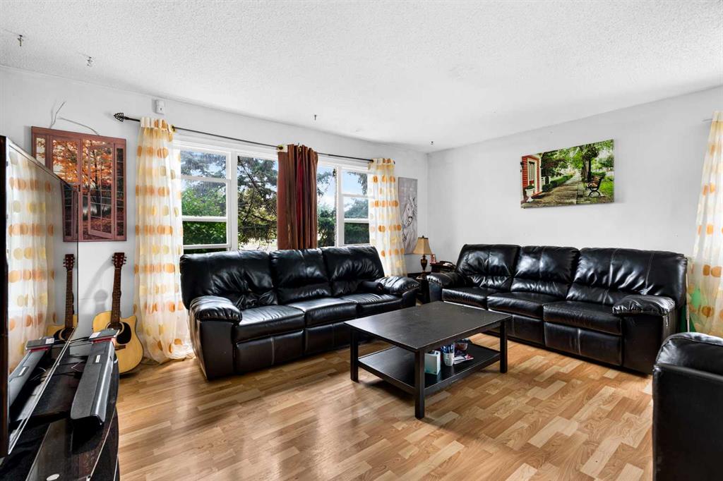 Fourth View of 53 Queen Isabella Close SE, Queensland, Calgary, Alberta, T2J 3R2