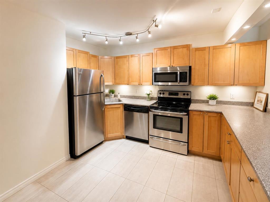 10, 210 25 Avenue SW, A2337481, Alberta,