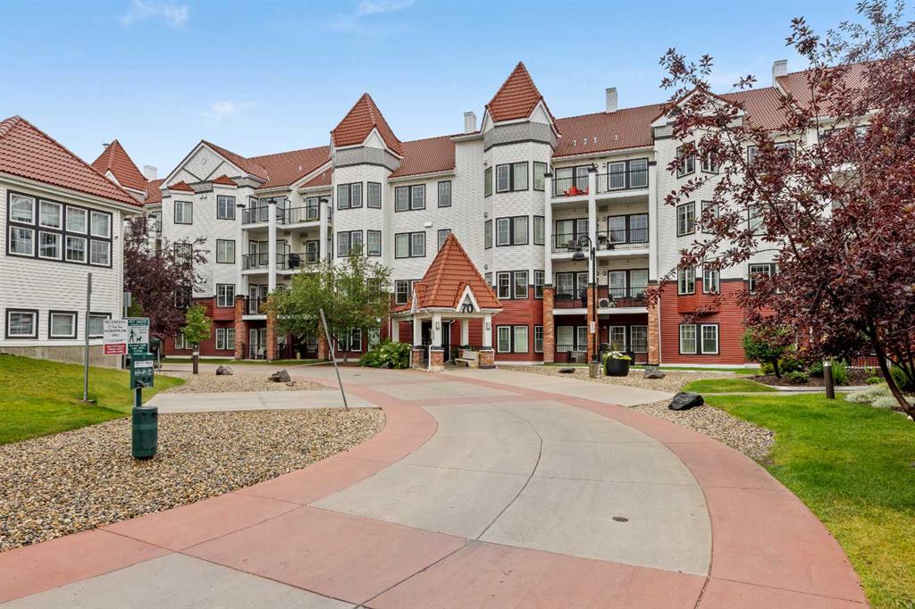 218, 70 Royal Oak Plaza NW, A2337482, Alberta,