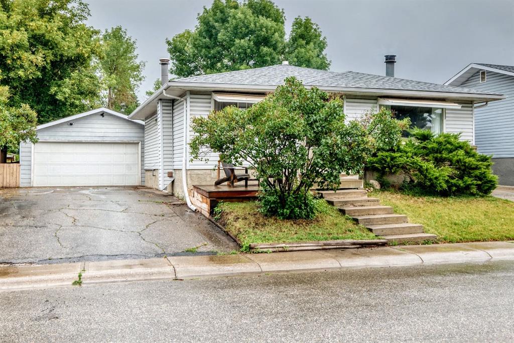 Second View of 1949 LYTTON Crescent SE, Ogden, Calgary, Alberta, T2C 1K9