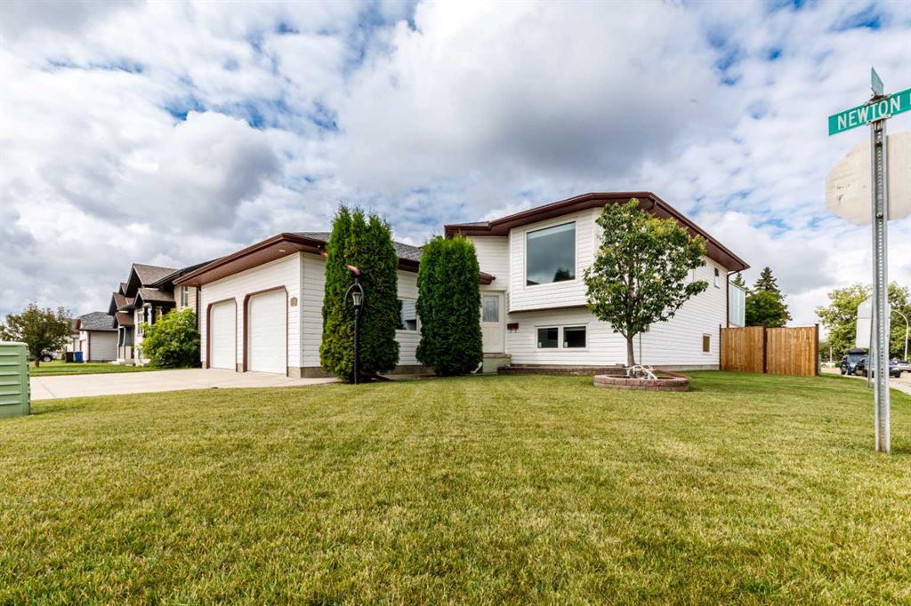 Third View of 110 Newton Drive , Park Place, Penhold, Alberta, T0M1R0