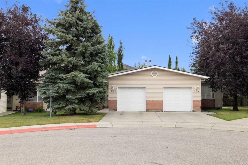 Second View of 100 Dovista Court SE, Dover, Calgary, Alberta, T2B 3P4