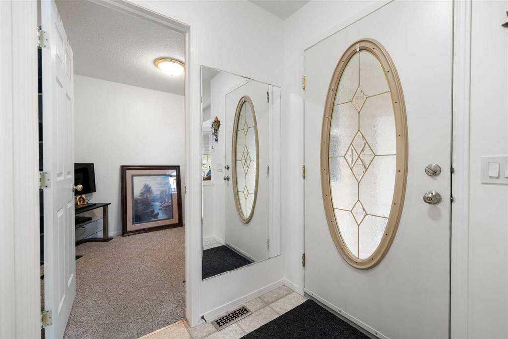 Fourth View of 100 Dovista Court SE, Dover, Calgary, Alberta, T2B 3P4