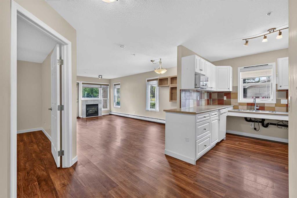 Fifth View of 7, 7720 39 Avenue NW, Bowness, Calgary, Alberta, T3B 1X3