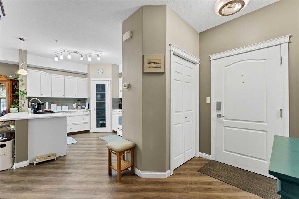Fifth View of 427, 201 River Ridge Drive NW, Riverside, Medicine Hat, Alberta, T1A8V5