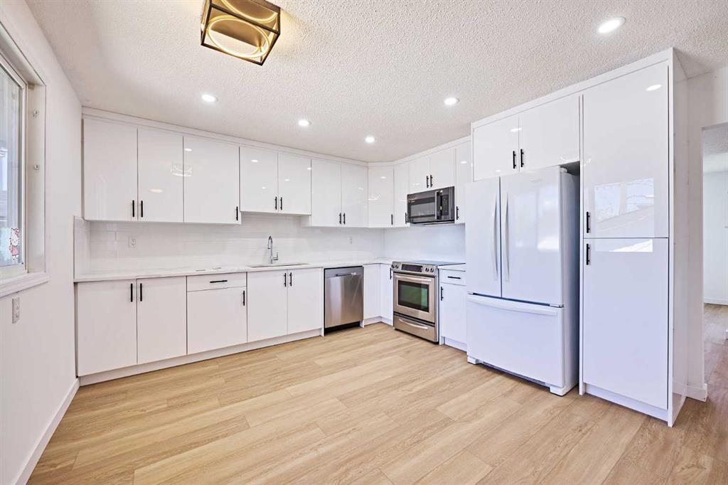 Second View of 3644 Dover Ridge Drive SE, Dover, Calgary, Alberta, T2B 2B4