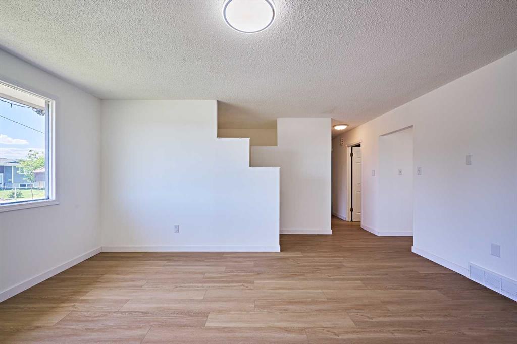 Fifth View of 3644 Dover Ridge Drive SE, Dover, Calgary, Alberta, T2B 2B4