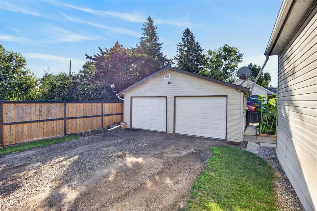 Fifth View of 1223 Downie Street , NONE, Carstairs, Alberta, T0M 0N0