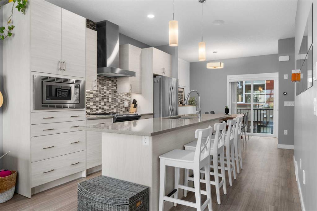 Fourth View of 110, 129 23 Avenue NE, Tuxedo Park, Calgary, Alberta, T2E 1V6
