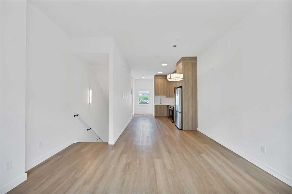 209, 101 Panatella Square NW, A2337860, Alberta,