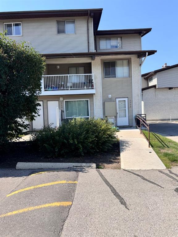 1111, 200 BROOKPARK Drive SW, A2337886, Alberta,
