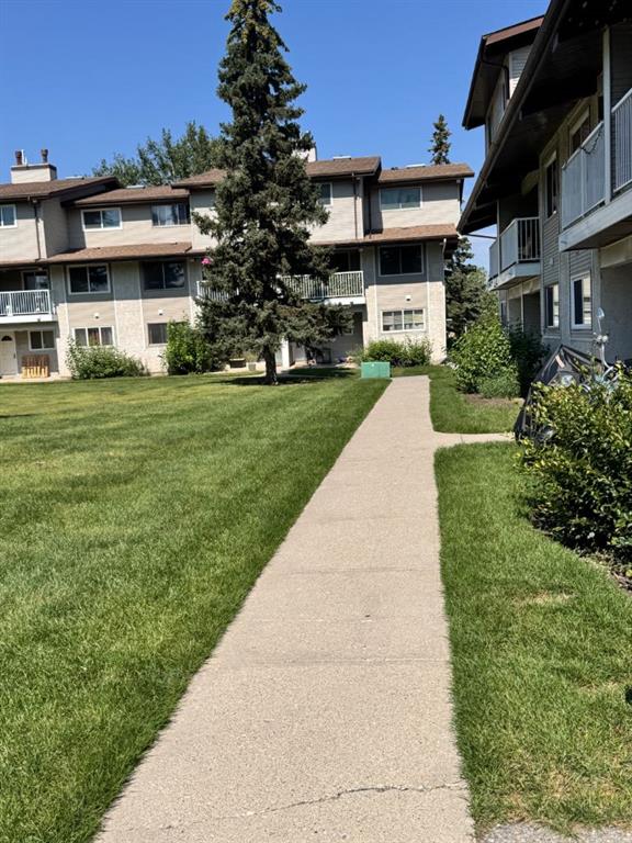 Third View of 1111, 200 BROOKPARK Drive SW, Braeside, Calgary, Alberta, T2W 3E5