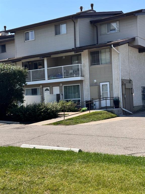 Fifth View of 1111, 200 BROOKPARK Drive SW, Braeside, Calgary, Alberta, T2W 3E5