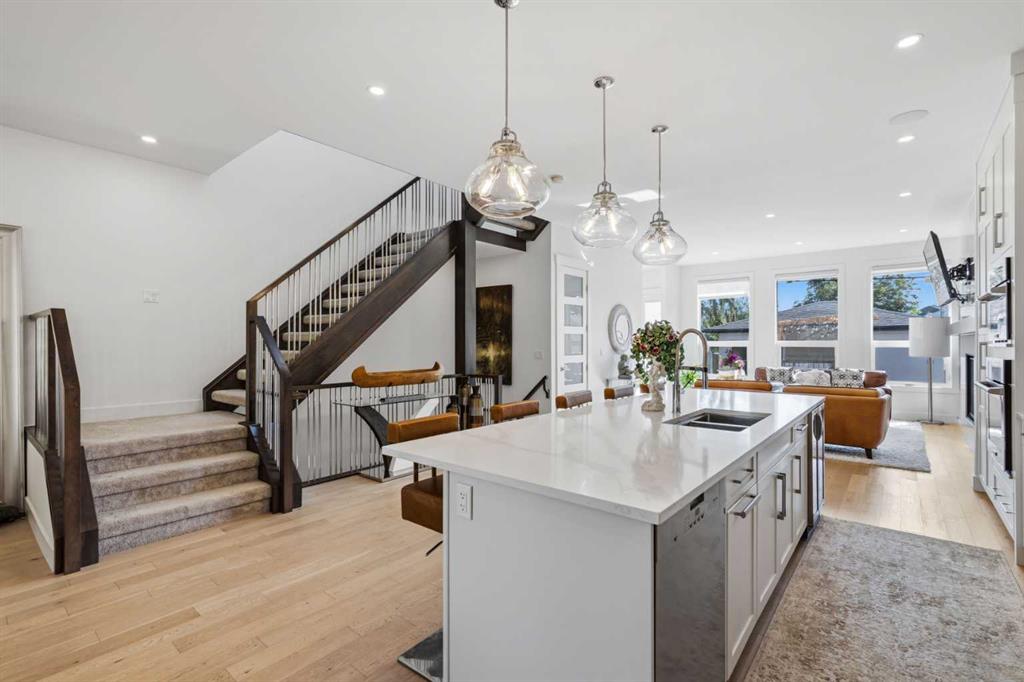 3308 2 Street NW, A2337920, Alberta,