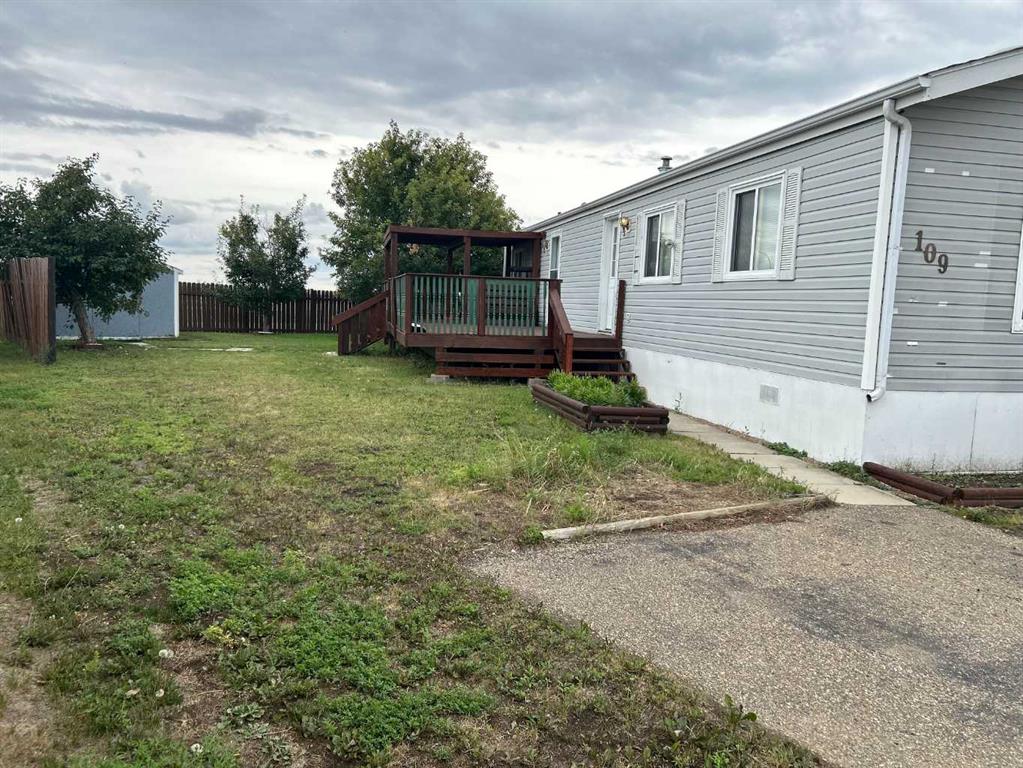 Third View of 109 Meadowlake Close E, Meadow Lake, Brooks, Alberta, T1R 1G1