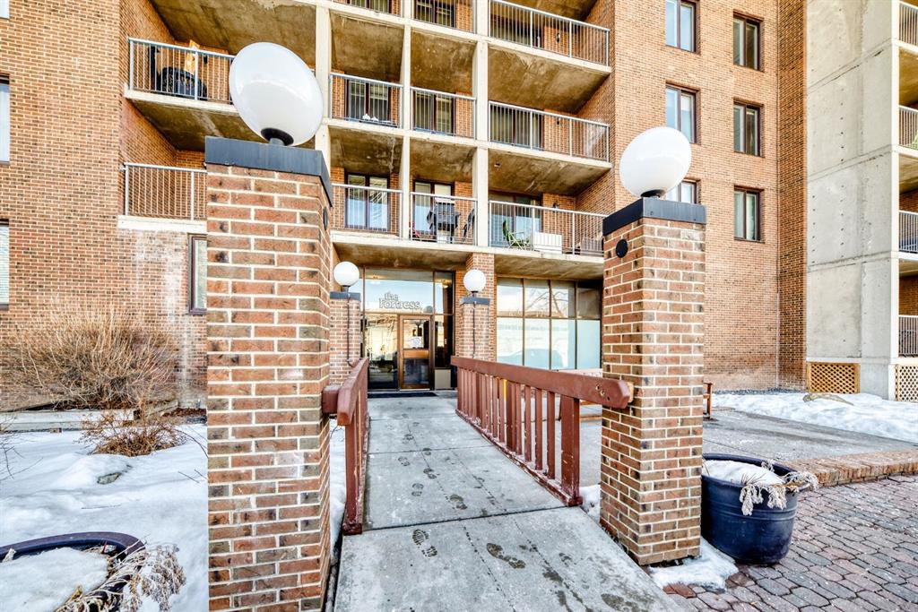 112, 4944 Dalton Drive NW, A2338086, Alberta,