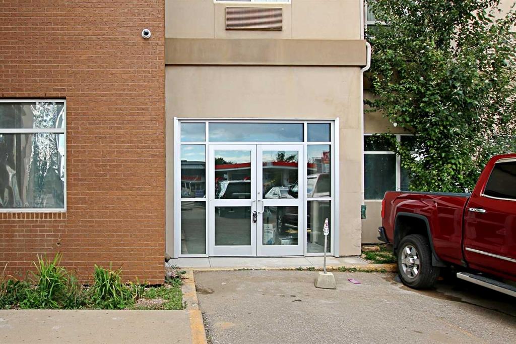 8200 Franklin Avenue , A2338122, Alberta,