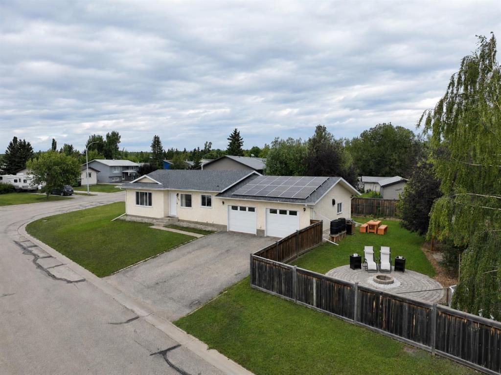 714 Oak Drive , A2338127, Alberta,