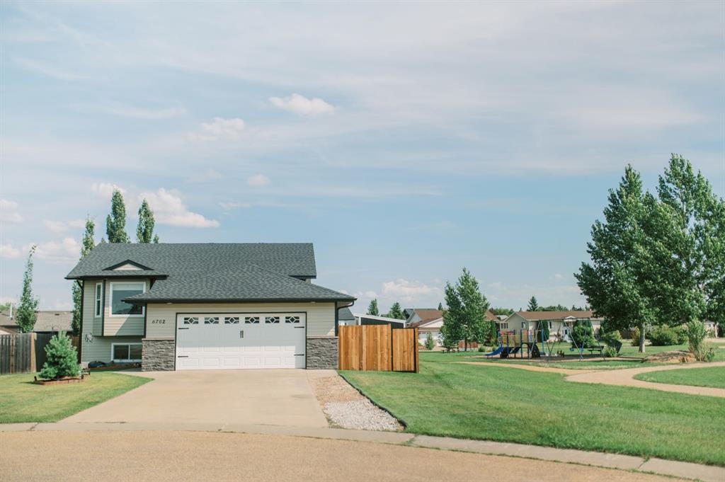 6702 43 Avenue Close , A2338133, Alberta,