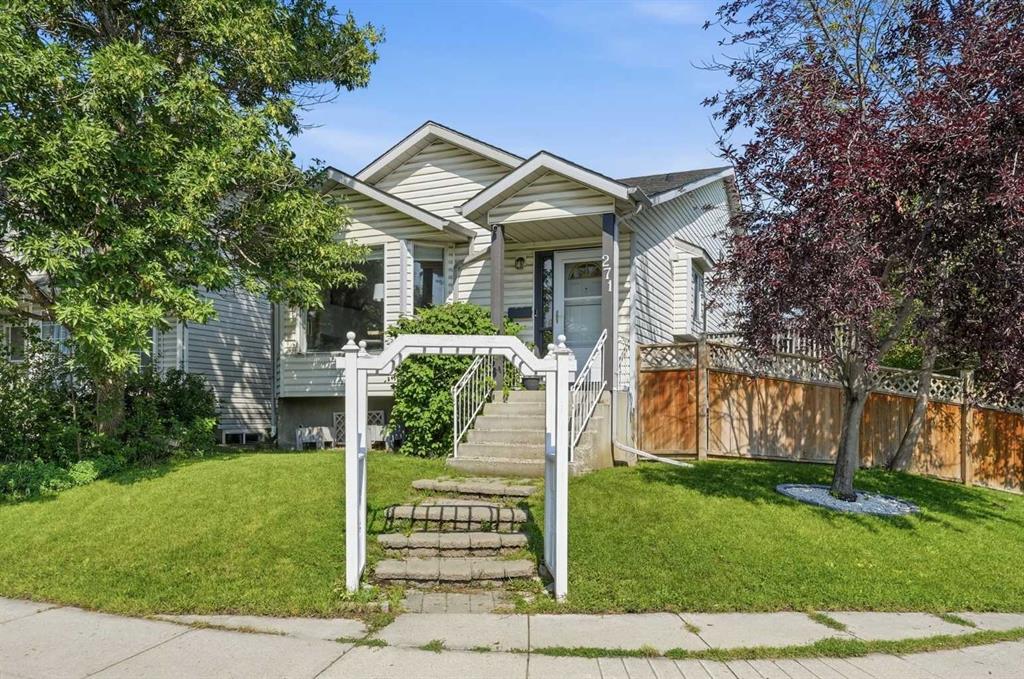 Main View of 271 Erin Meadow Close SE, Erin Woods, Calgary, Alberta, T2B 3E4