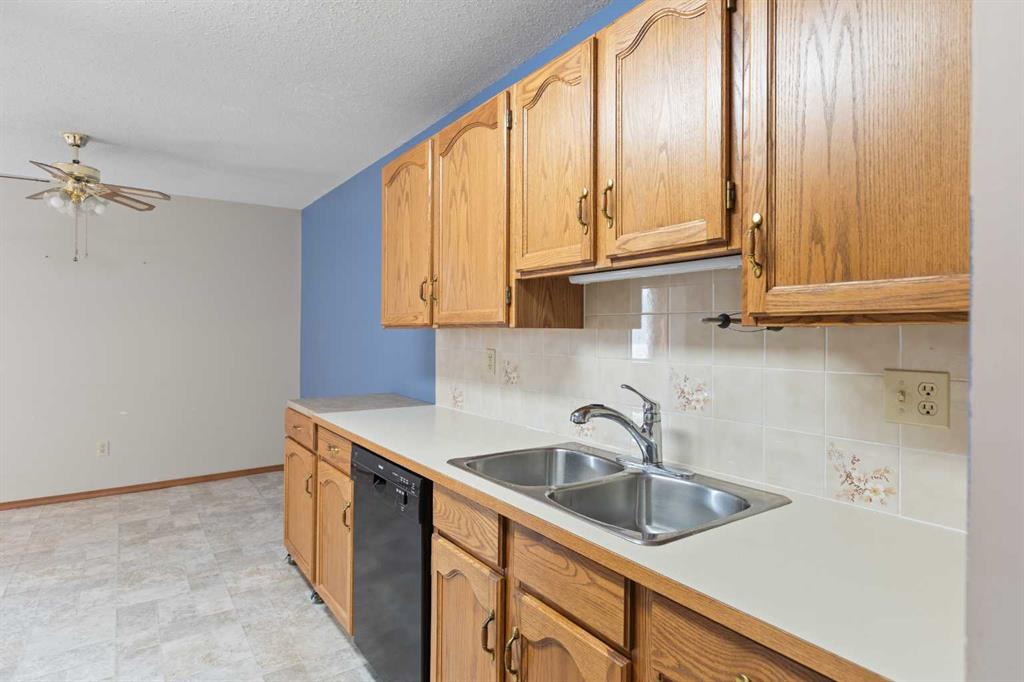 Fifth View of 202, 410 7 Street SW, Southwest Central High River, High River, Alberta, T1V 1B7