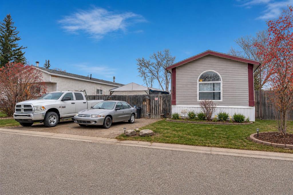 863 Brentwood Crescent , A2338203, Alberta,