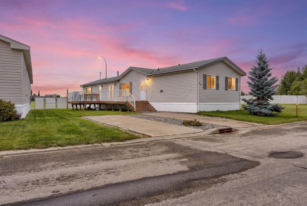 54 Aspen Drive  W, A2338229, Alberta,