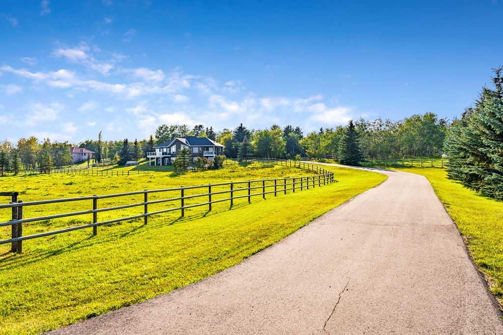 286027 11 Street W, A2338284, Alberta,