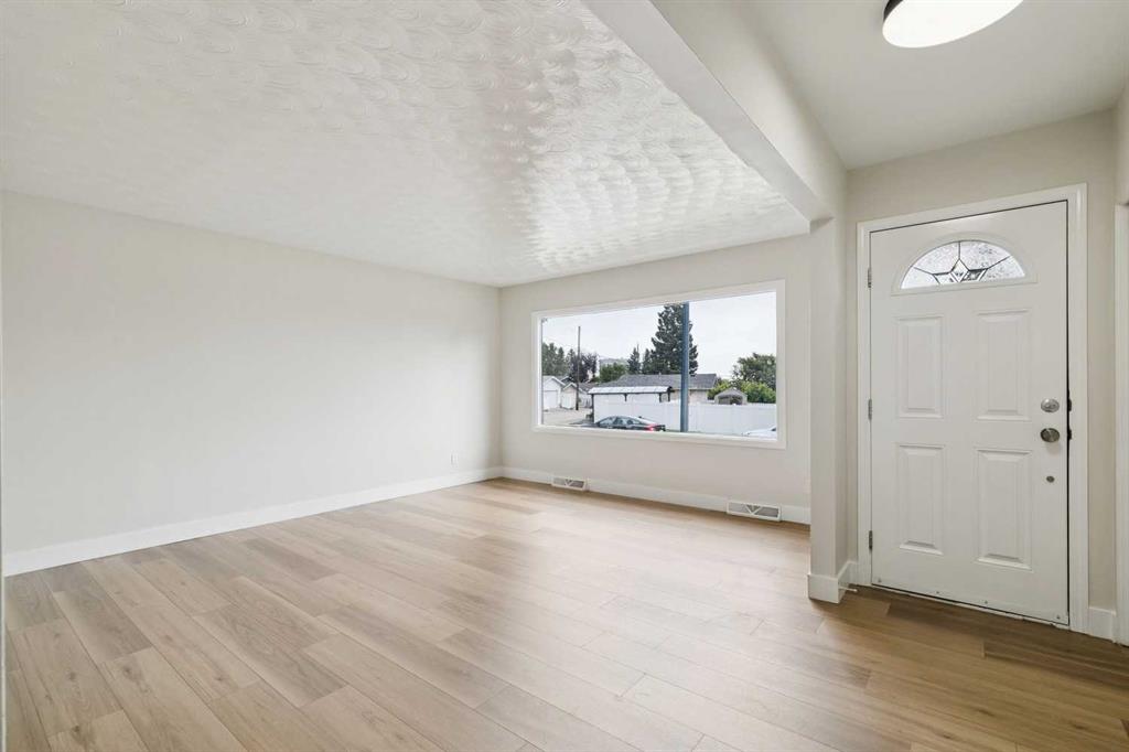 Fourth View of 10415 8 Street SW, Southwood, Calgary, Alberta, T2W 0H2