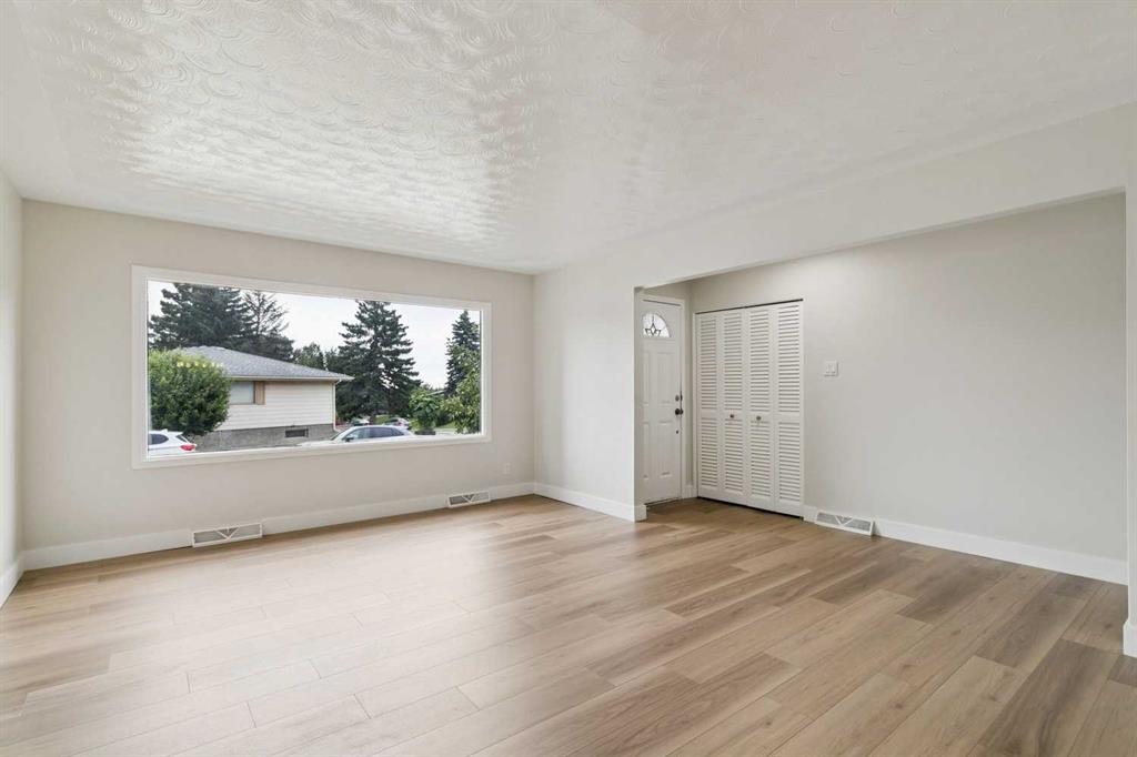 Fifth View of 10415 8 Street SW, Southwood, Calgary, Alberta, T2W 0H2