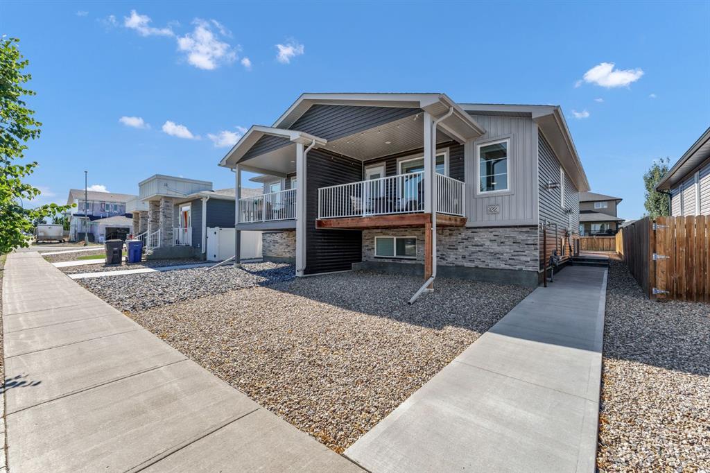 Second View of 122 Somerside Road SE, SE Southridge, Medicine Hat, Alberta, T1B 0N3
