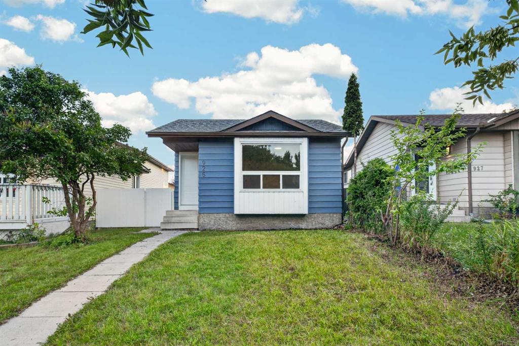 925 Erin Woods Drive SE, A2338307, Alberta,