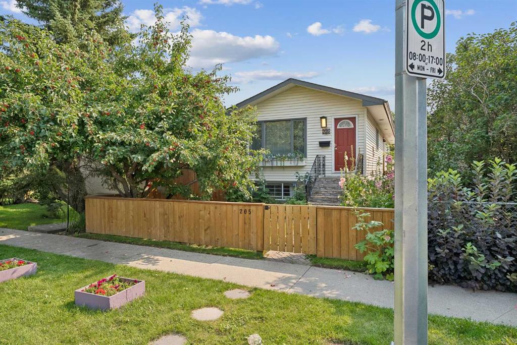 Second View of 205 15 Avenue NE, Crescent Heights, Calgary, Alberta, T2E 1H1