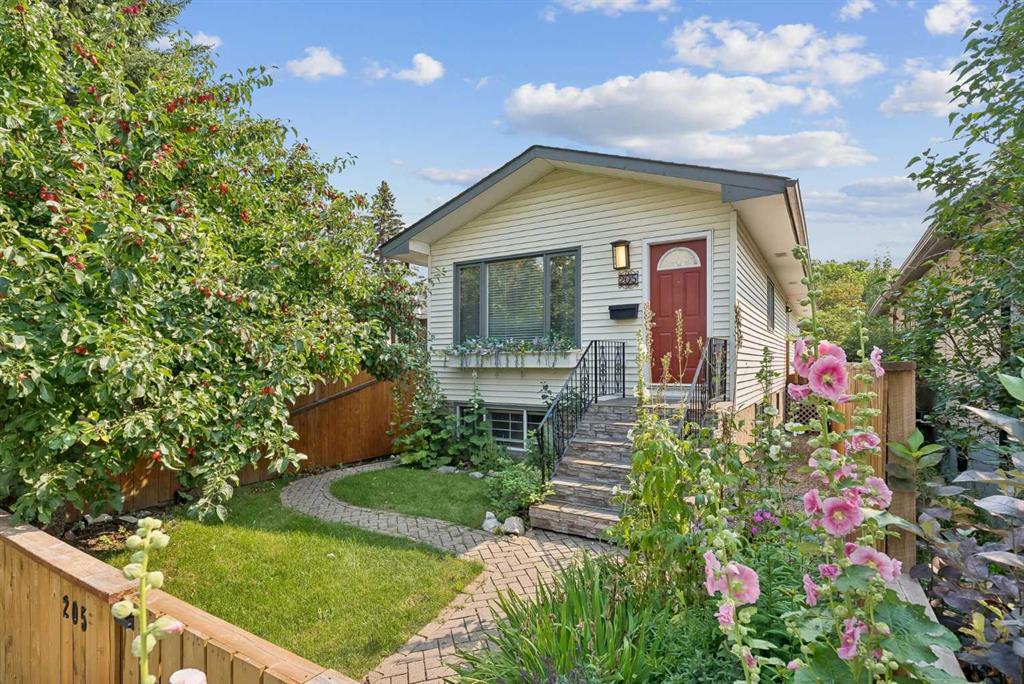 Third View of 205 15 Avenue NE, Crescent Heights, Calgary, Alberta, T2E 1H1