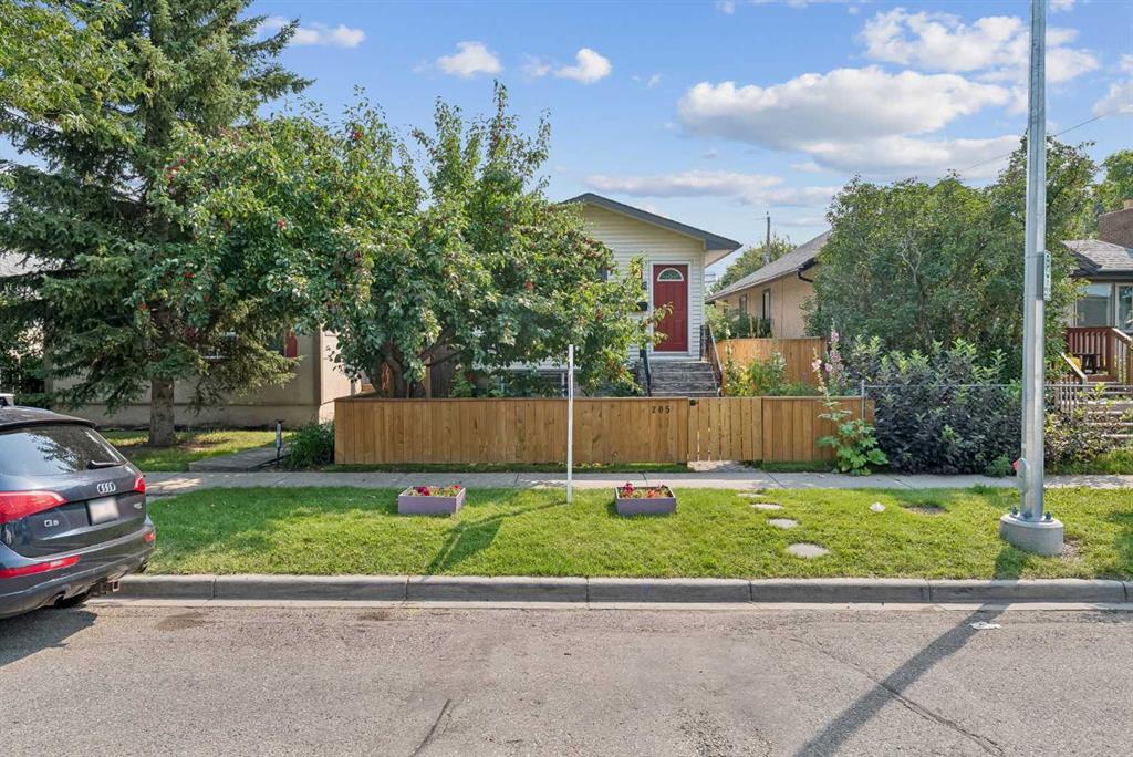 Fifth View of 205 15 Avenue NE, Crescent Heights, Calgary, Alberta, T2E 1H1