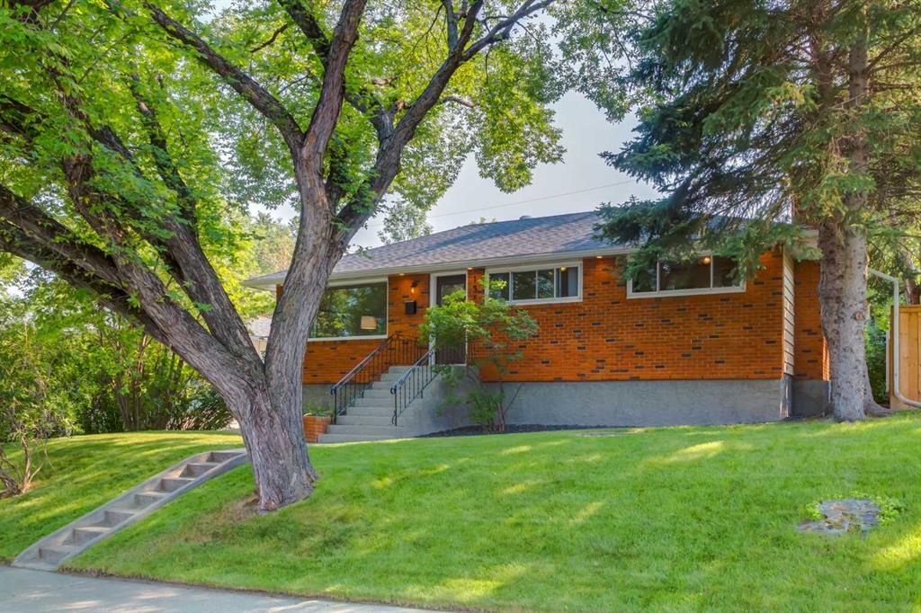 131 Thorncrest Road NW, A2338358, Alberta,