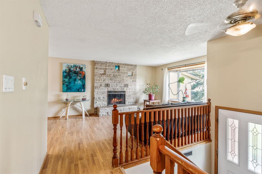 Fifth View of 11 Rutgers Crescent W, Varsity Village, Lethbridge, Alberta, T1K4S9