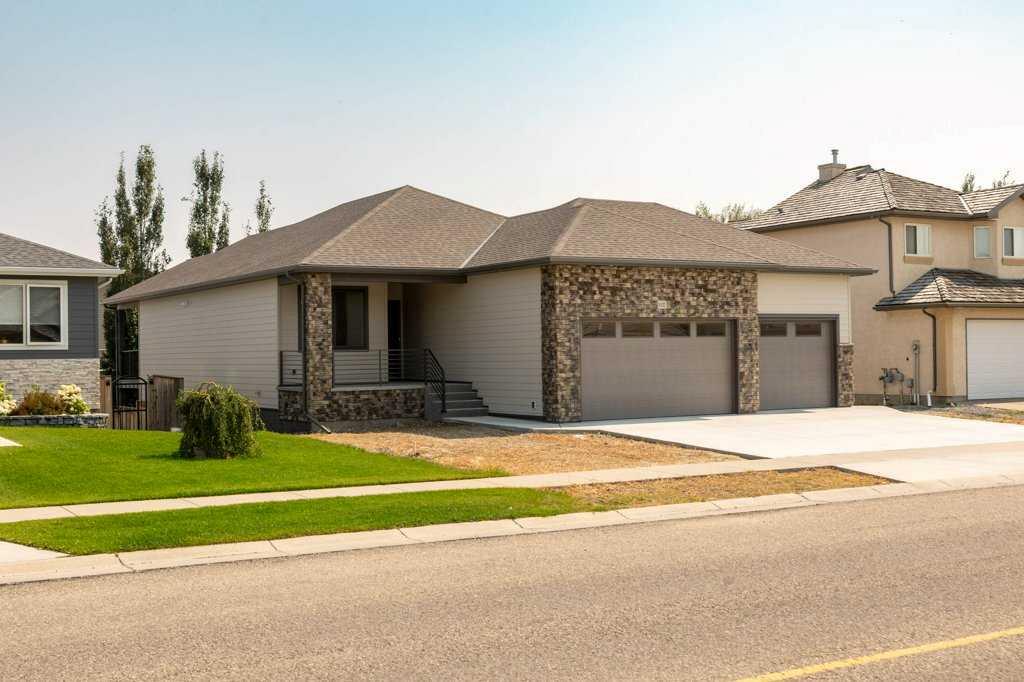 1027 Canyon Boulevard W, A2338441, Alberta,